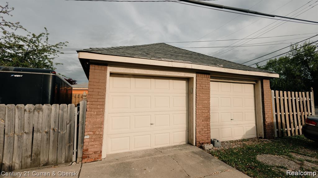 15261 Demean Avenue Property Photo 20