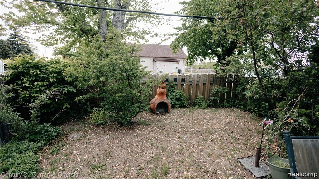 15261 Demean Avenue Property Photo 21