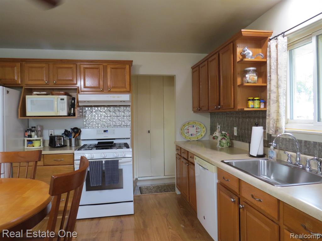 15742 Kennebec Street Property Photo 14