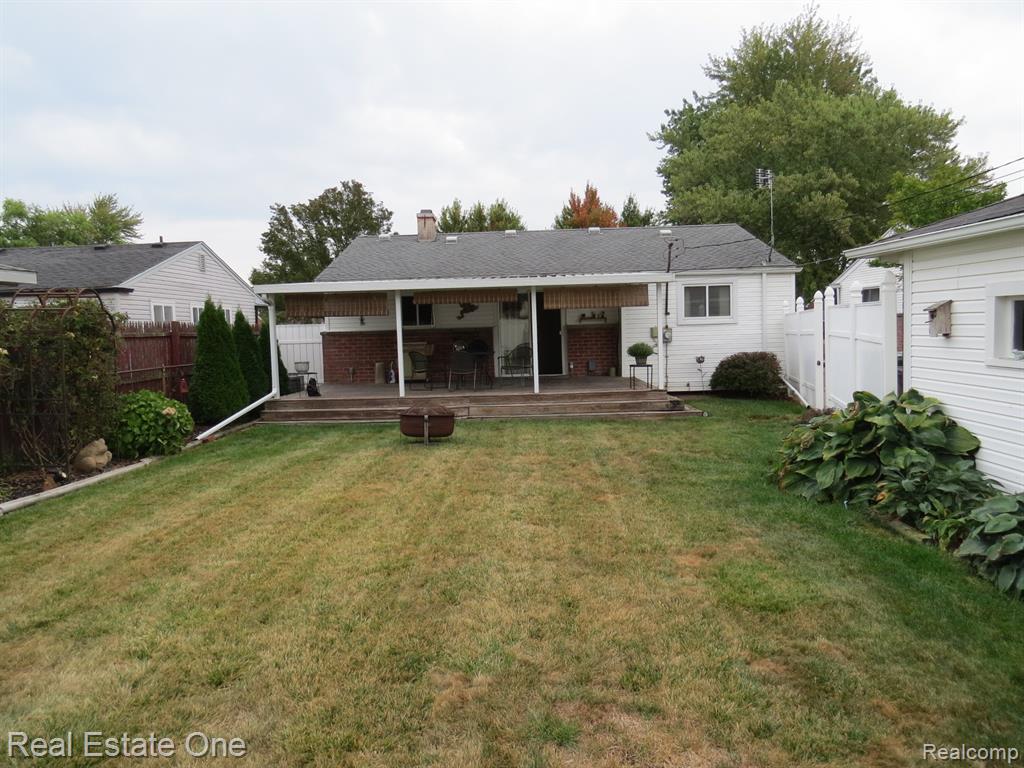 15742 Kennebec Street Property Photo 32
