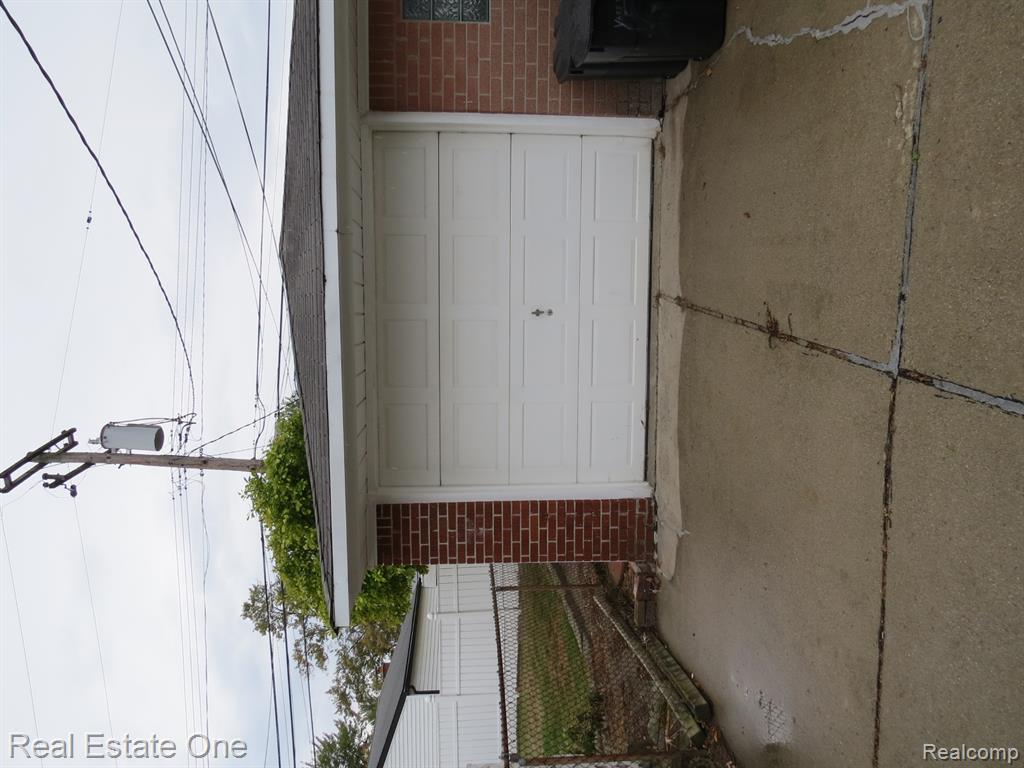 15742 Kennebec Street Property Photo 33