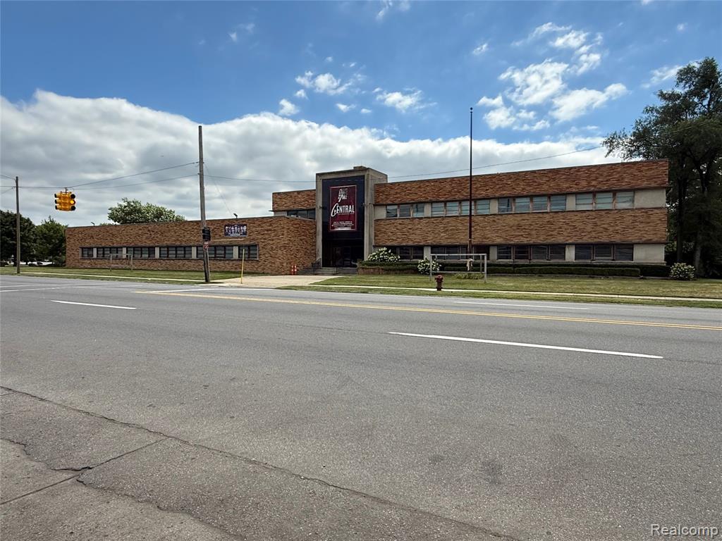 10421 W 7 Mile Road Property Photo 1