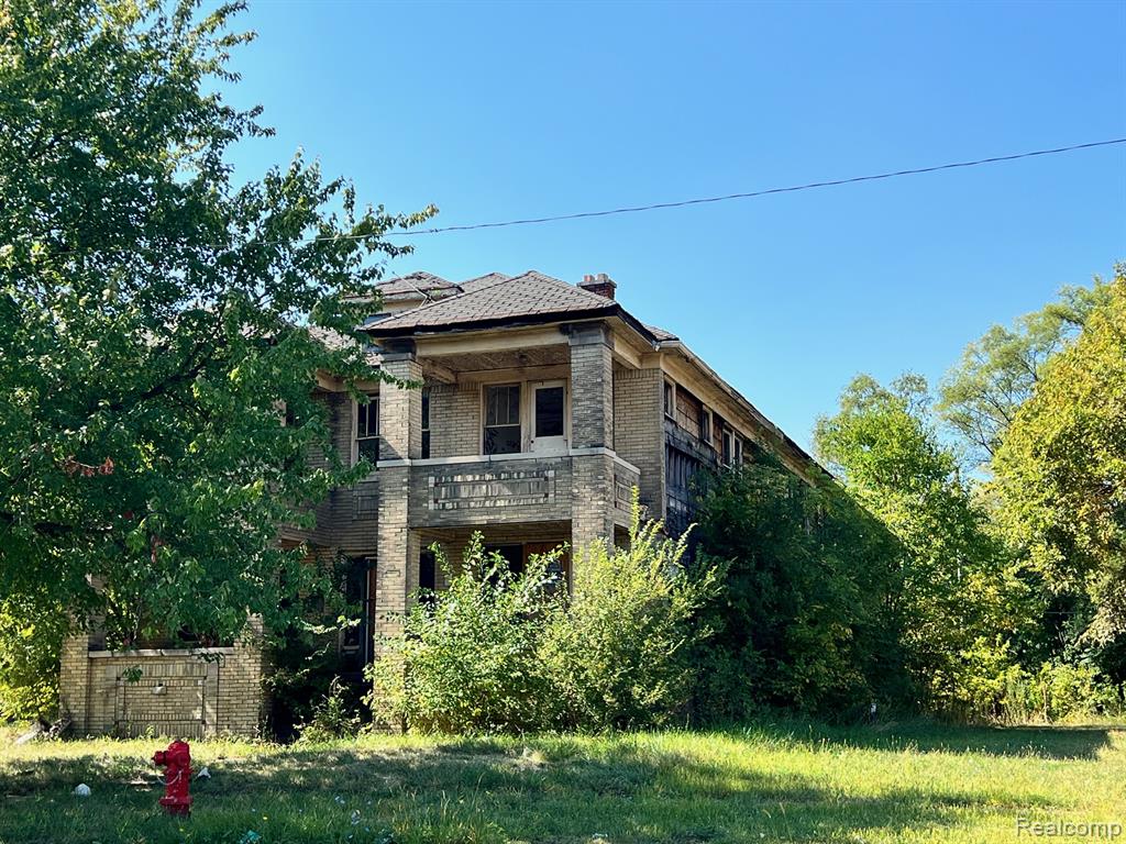 9359 Broadstreet Avenue Property Photo 1