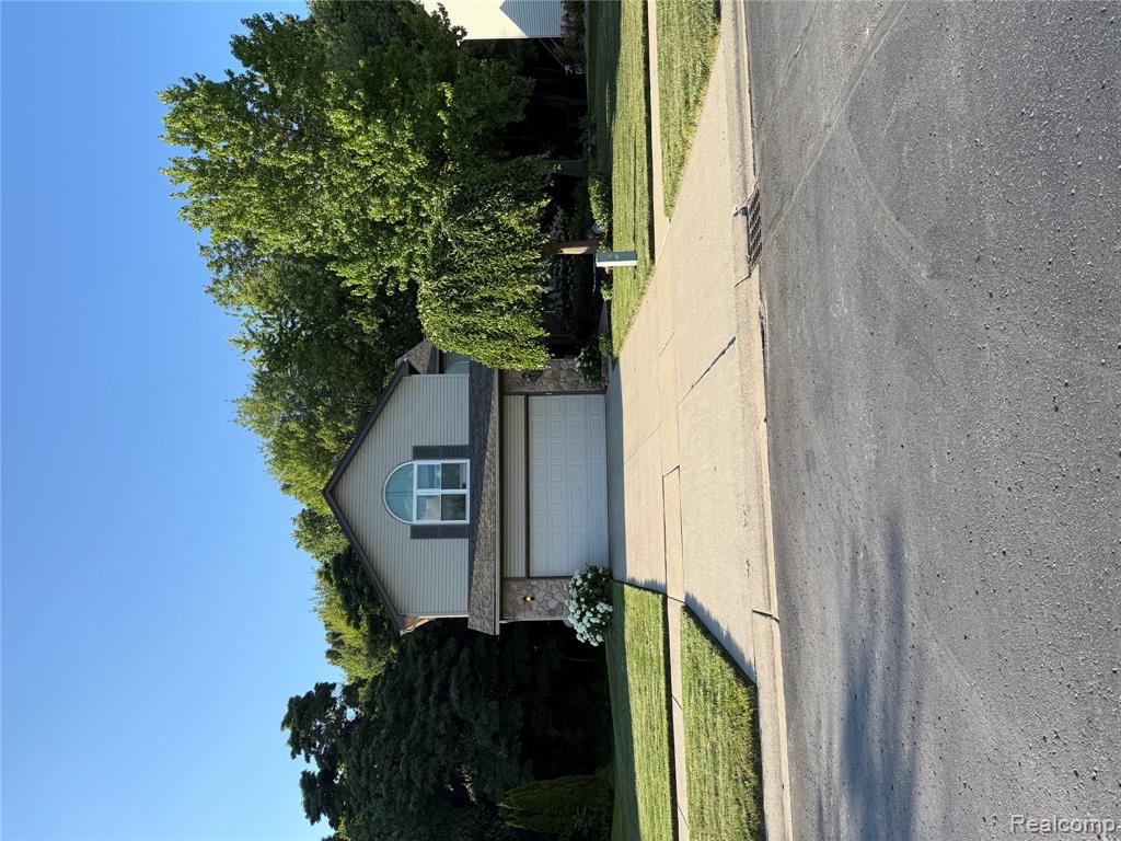 44994 Sondra Drive Property Photo 1