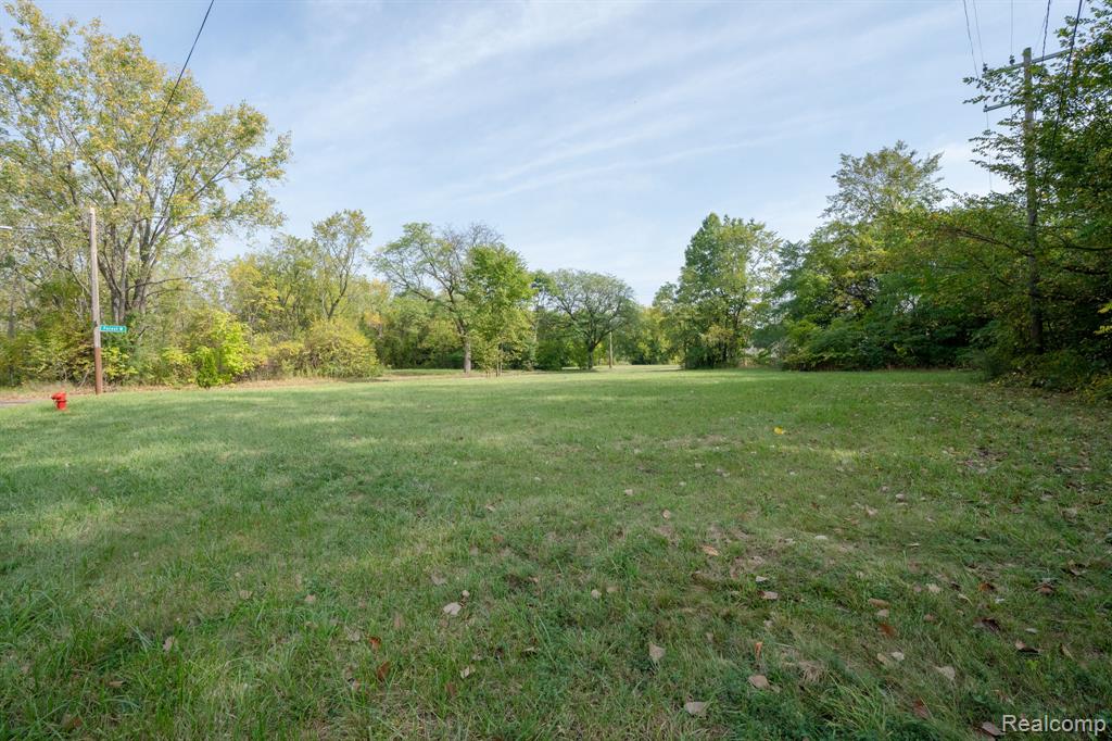 2633 W Forest Avenue Property Photo 7