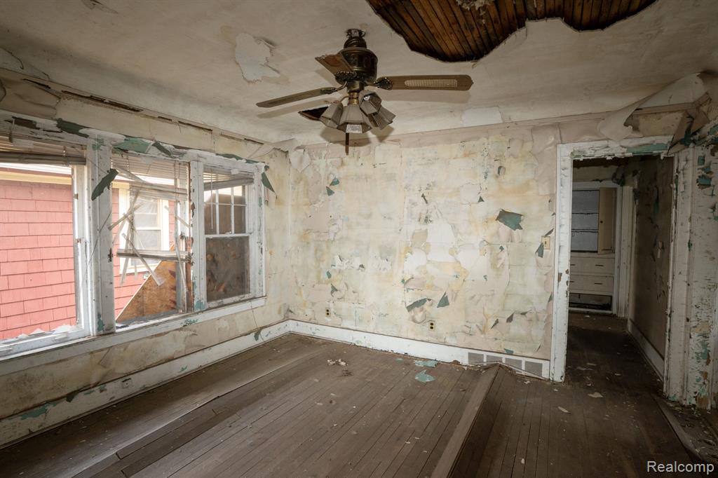 4274 Cortland Street Property Photo 4