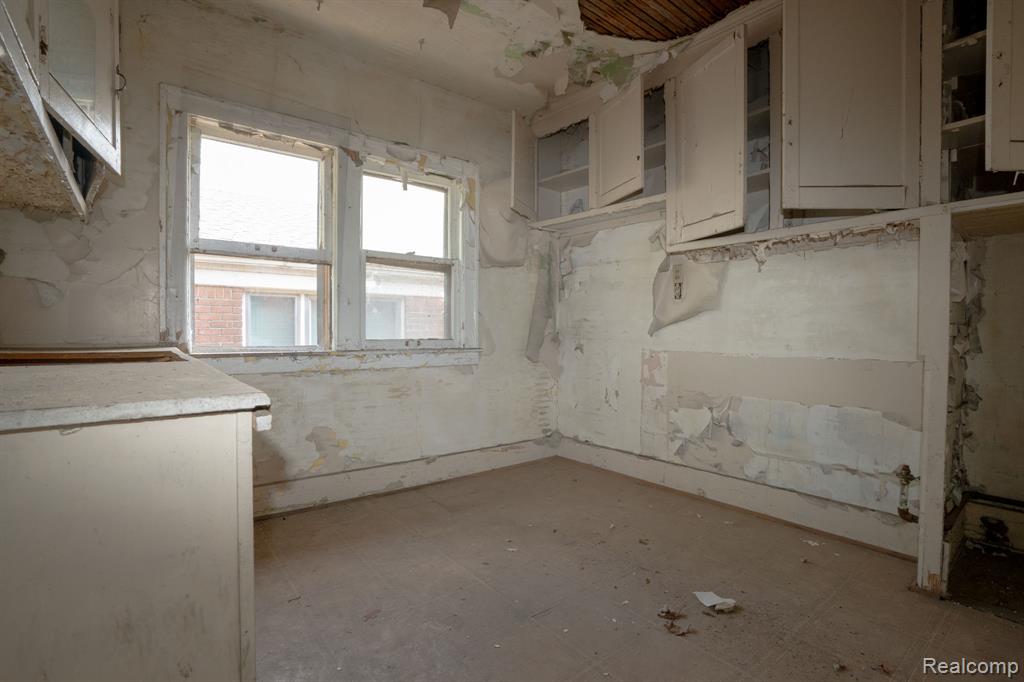 4274 Cortland Street Property Photo 6