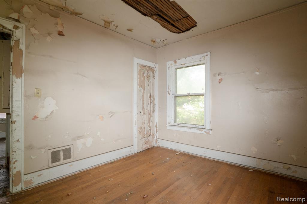4274 Cortland Street Property Photo 7