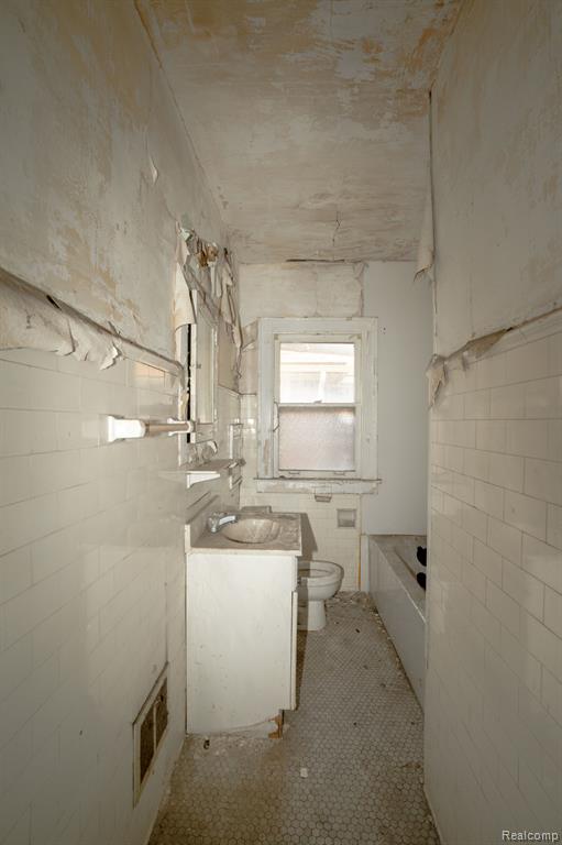4274 Cortland Street Property Photo 11