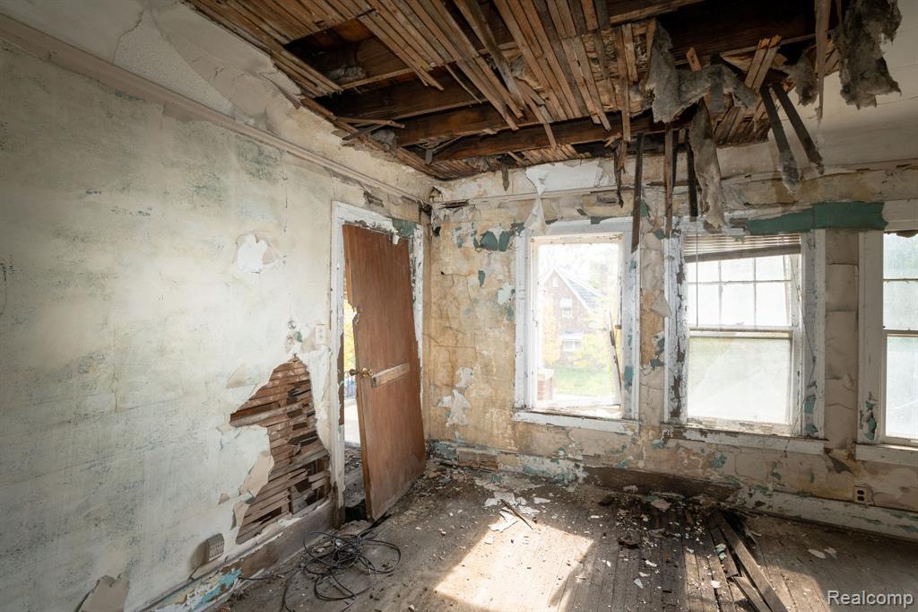 4274 Cortland Street Property Photo 12