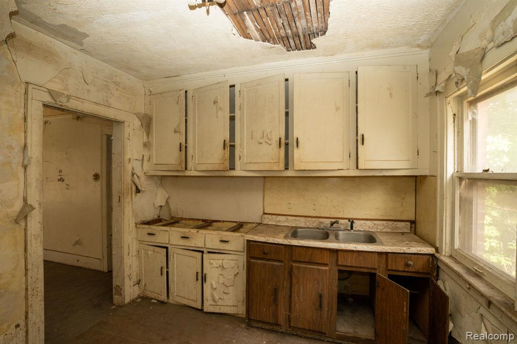 4274 Cortland Street Property Photo 18