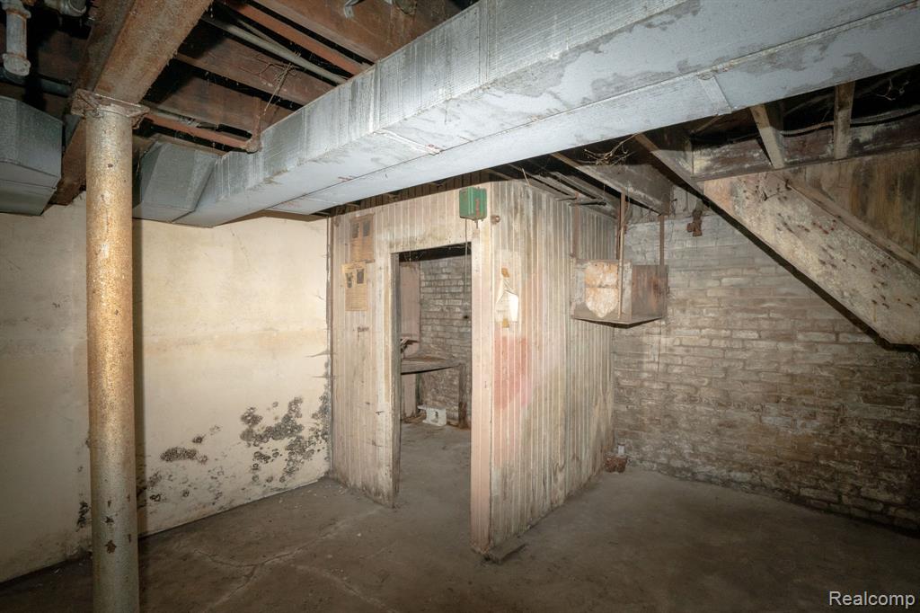 4274 Cortland Street Property Photo 29