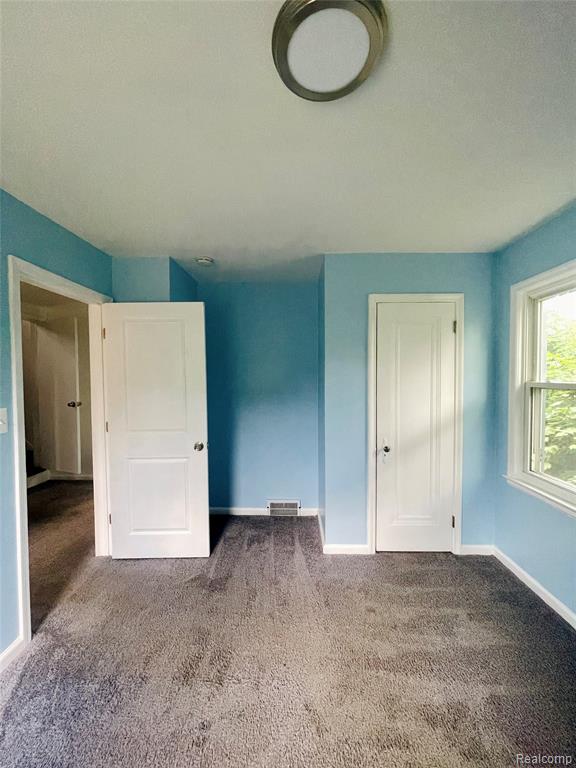 19250 Farmington Road Property Photo 8