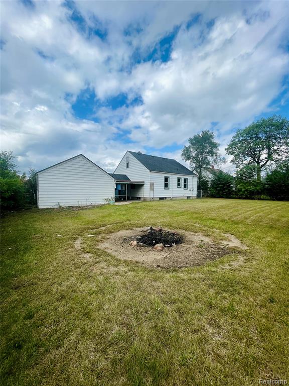 19250 Farmington Road Property Photo 16