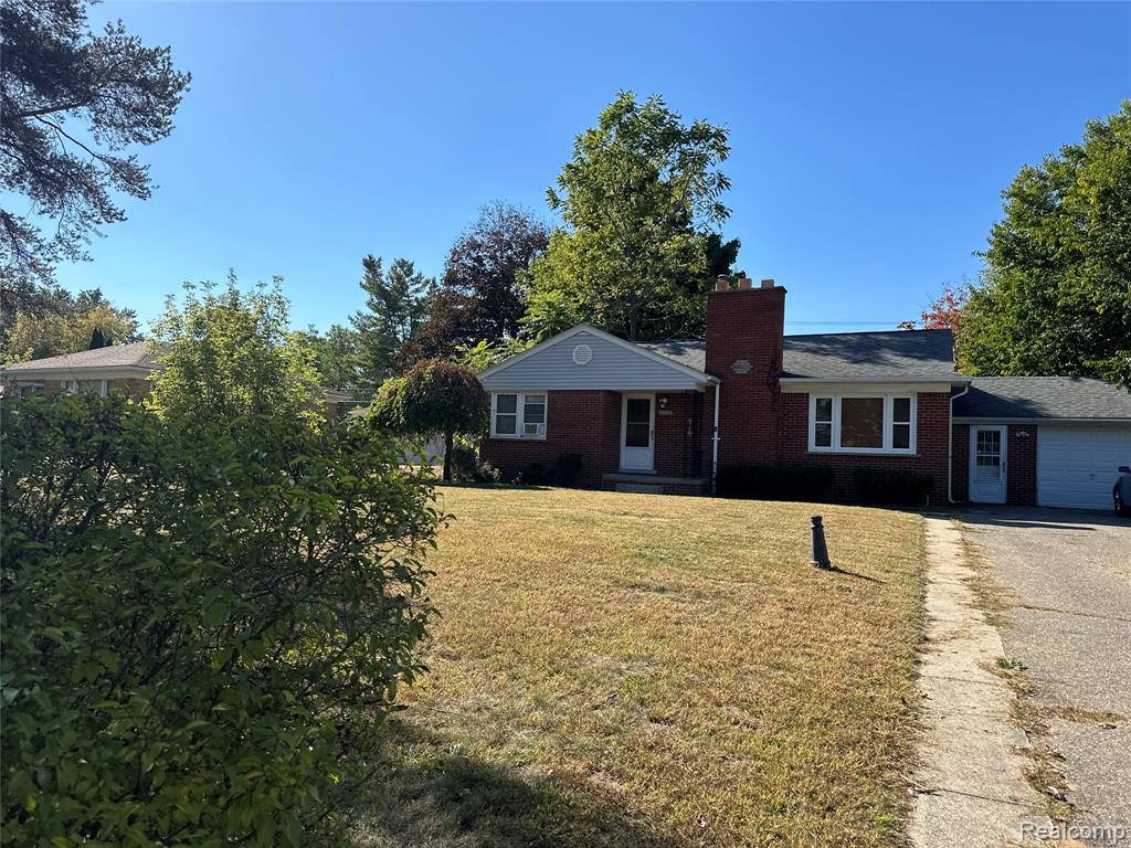 2216 Middlebelt Road Property Photo 1