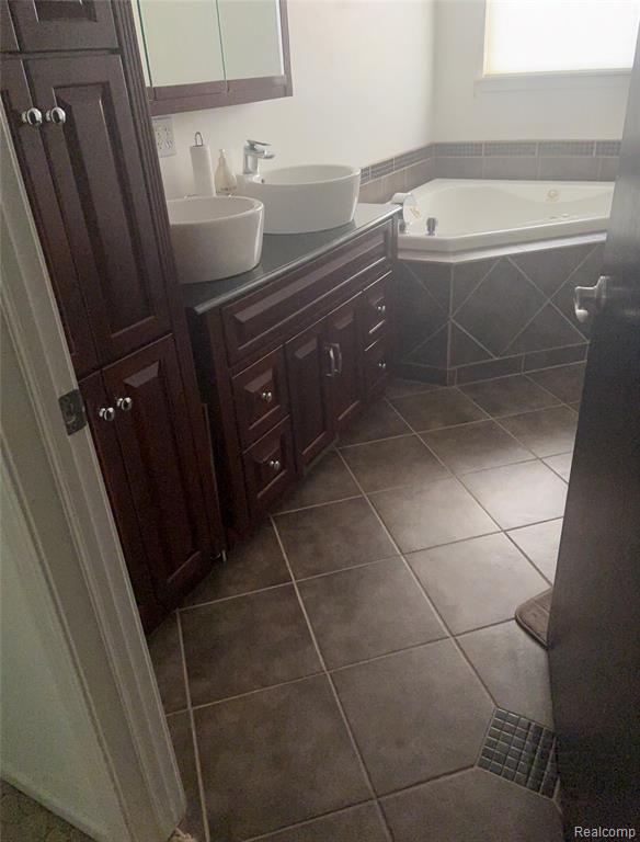 1329 Arrowwood Lane Property Photo 14