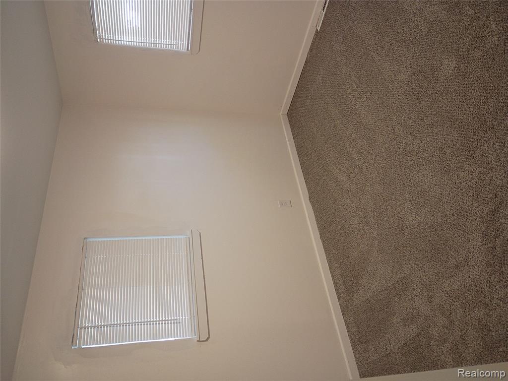405 W Bundy Avenue Property Photo 8
