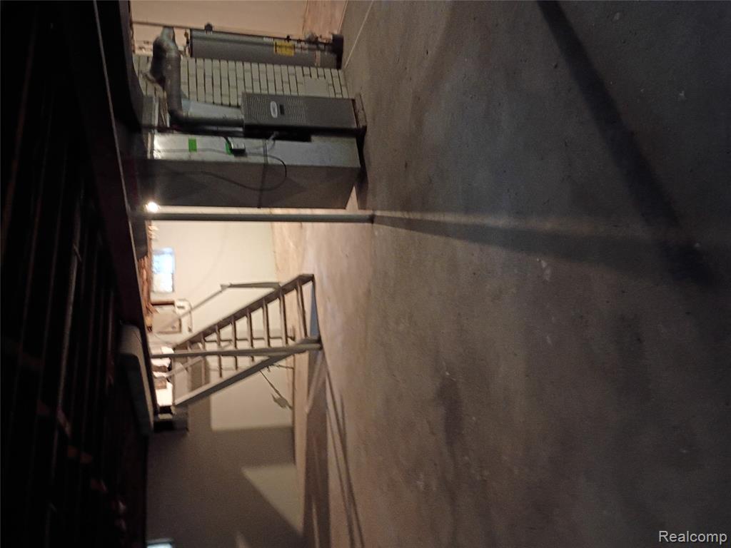 405 W Bundy Avenue Property Photo 17