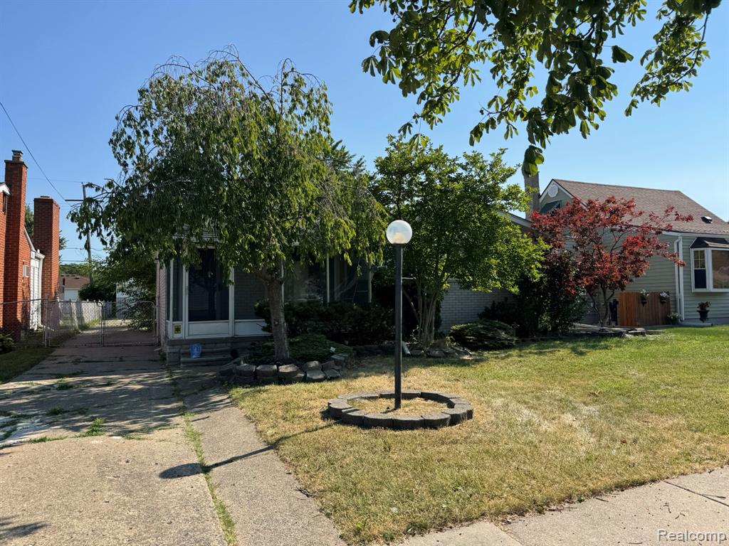 23113 Socia Street Property Photo 1