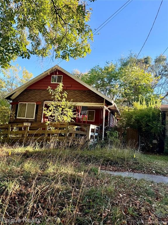 1526 Montana Avenue Property Photo 1