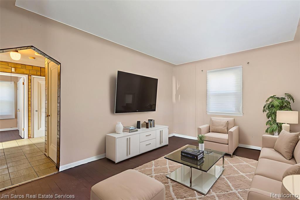 2962 Ewald Circle Property Photo 4