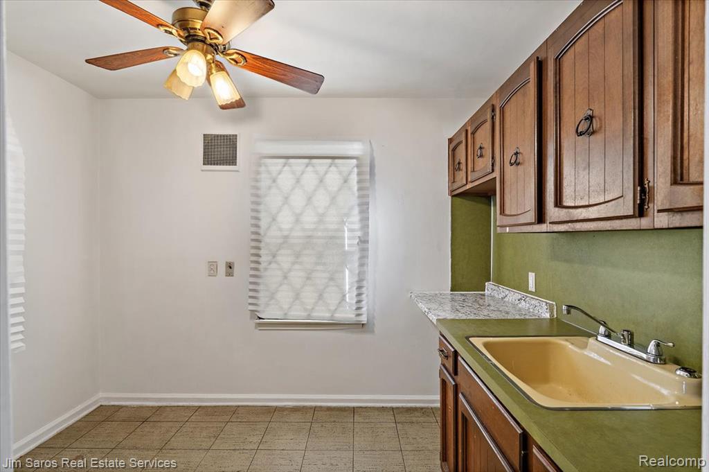 2962 Ewald Circle Property Photo 5