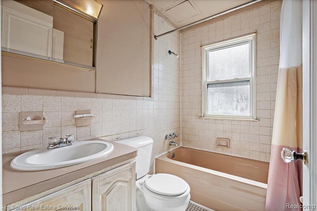 2962 Ewald Circle Property Photo 7