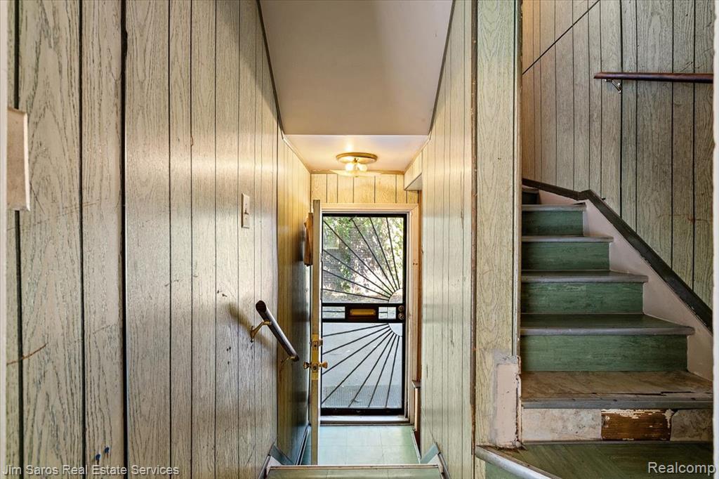 2962 Ewald Circle Property Photo 8