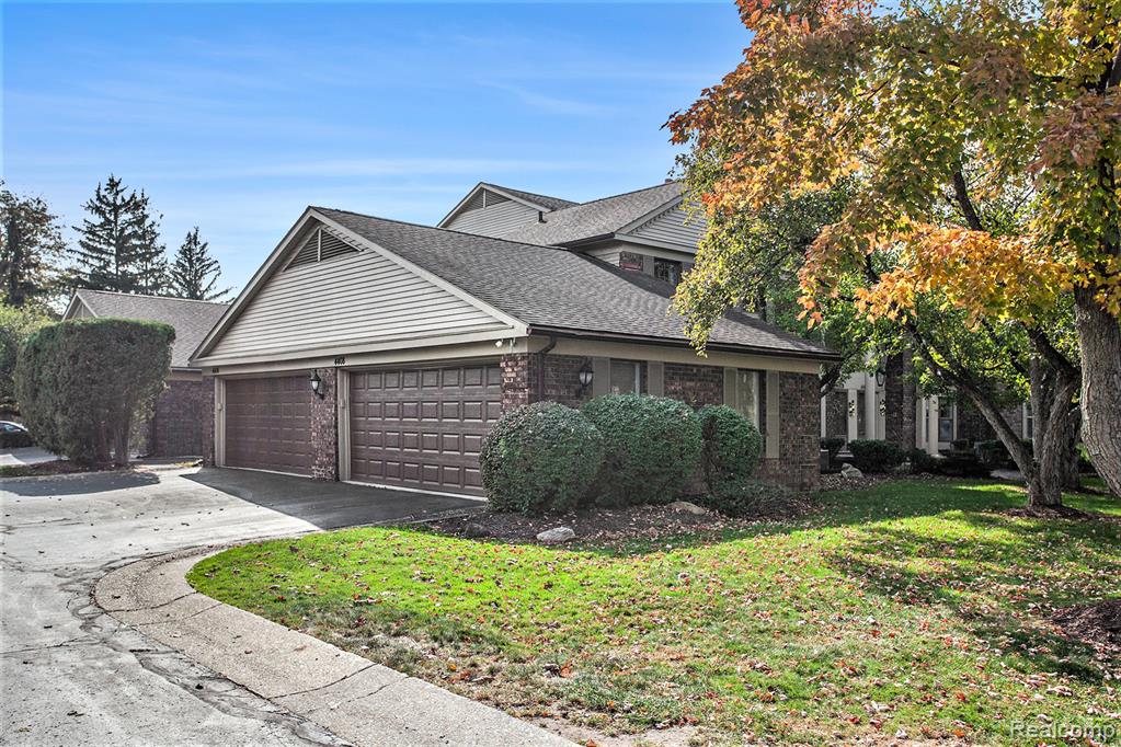 4408 Knightsbridge Lane Property Photo 3