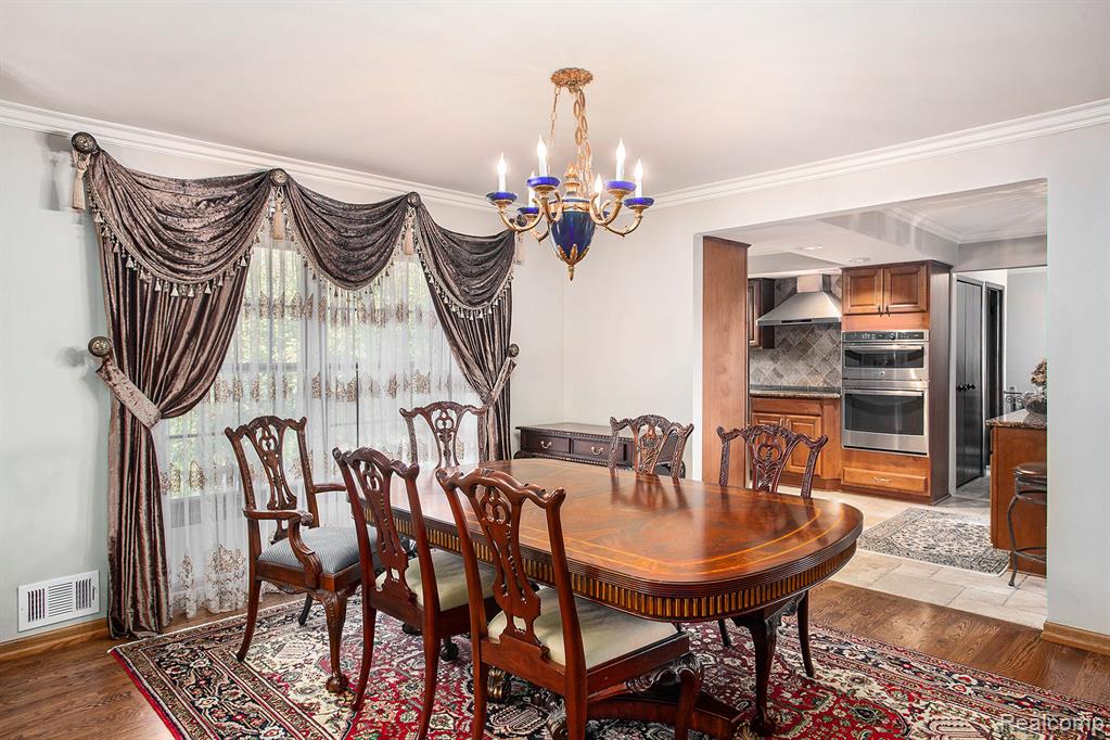 4408 Knightsbridge Lane Property Photo 9