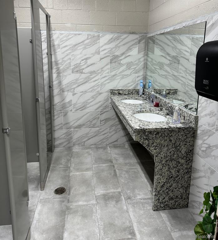 45504 Cass Avenue Property Photo 48
