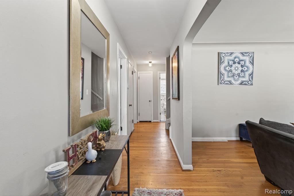 28025 Sunset Boulevard Property Photo 3