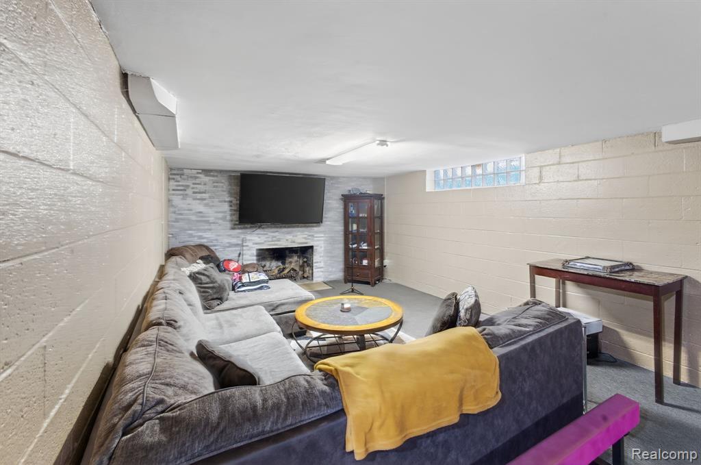 28025 Sunset Boulevard Property Photo 24
