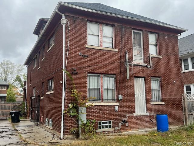 225 W Longwood Place Property Photo 4