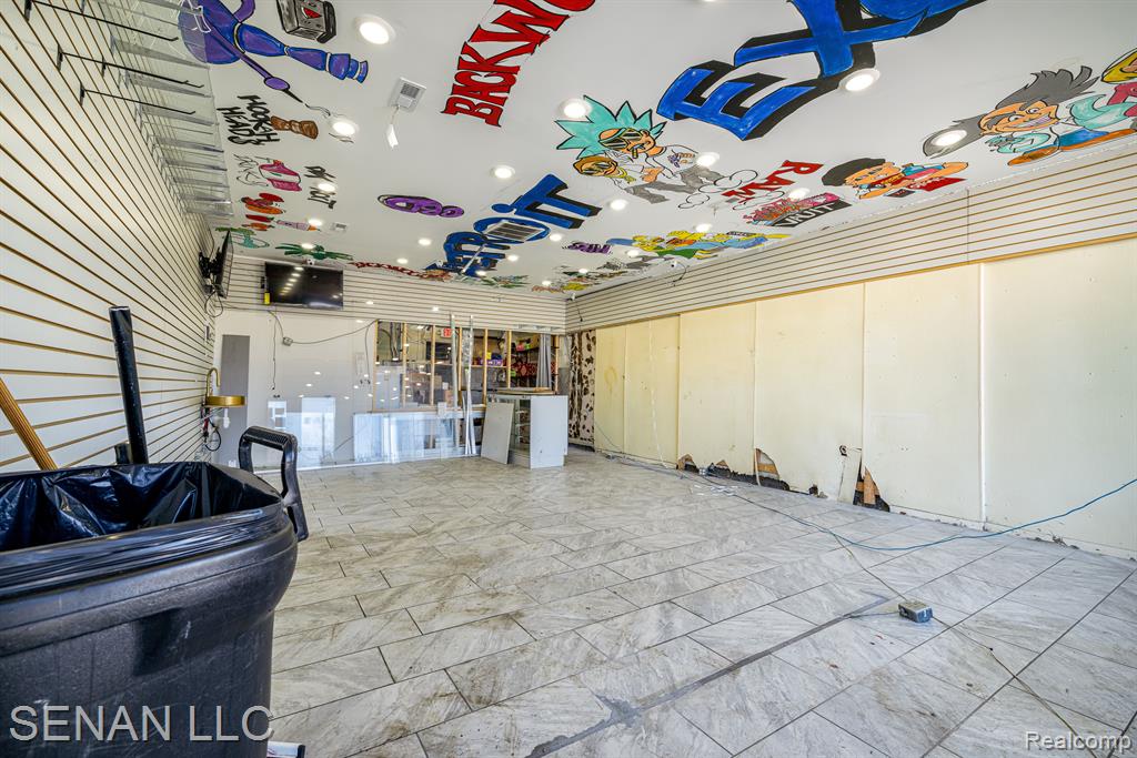 18228 E 9 Mile Road Property Photo 4