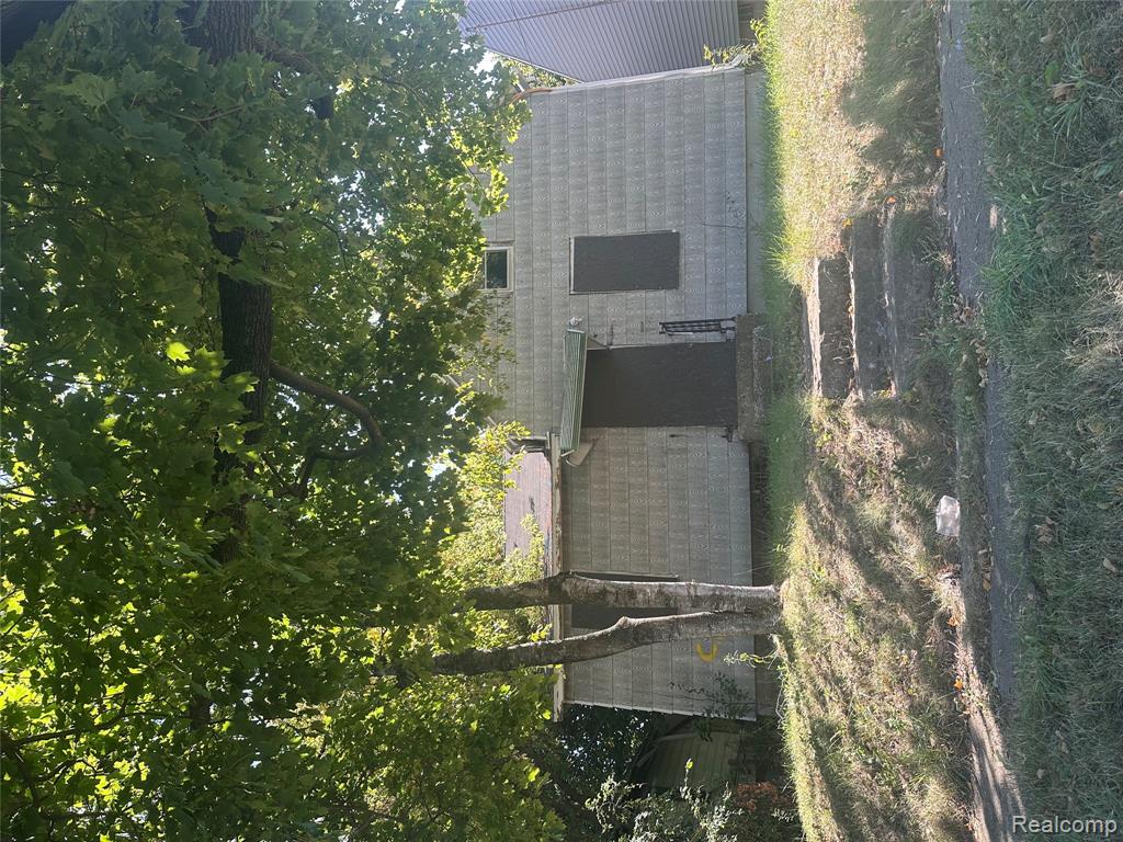 2433 Brown Street Property Photo 1