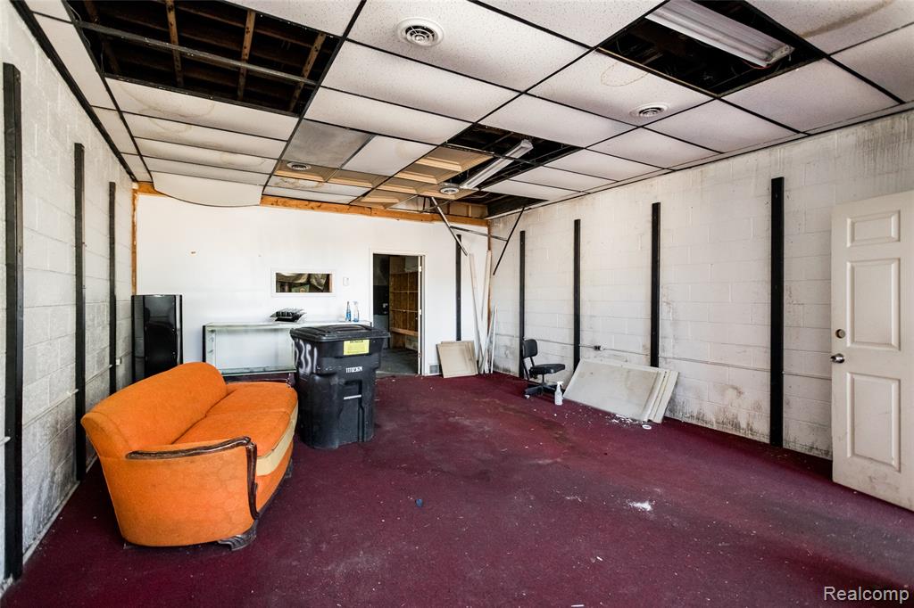18563 Ryan Road Property Photo 4