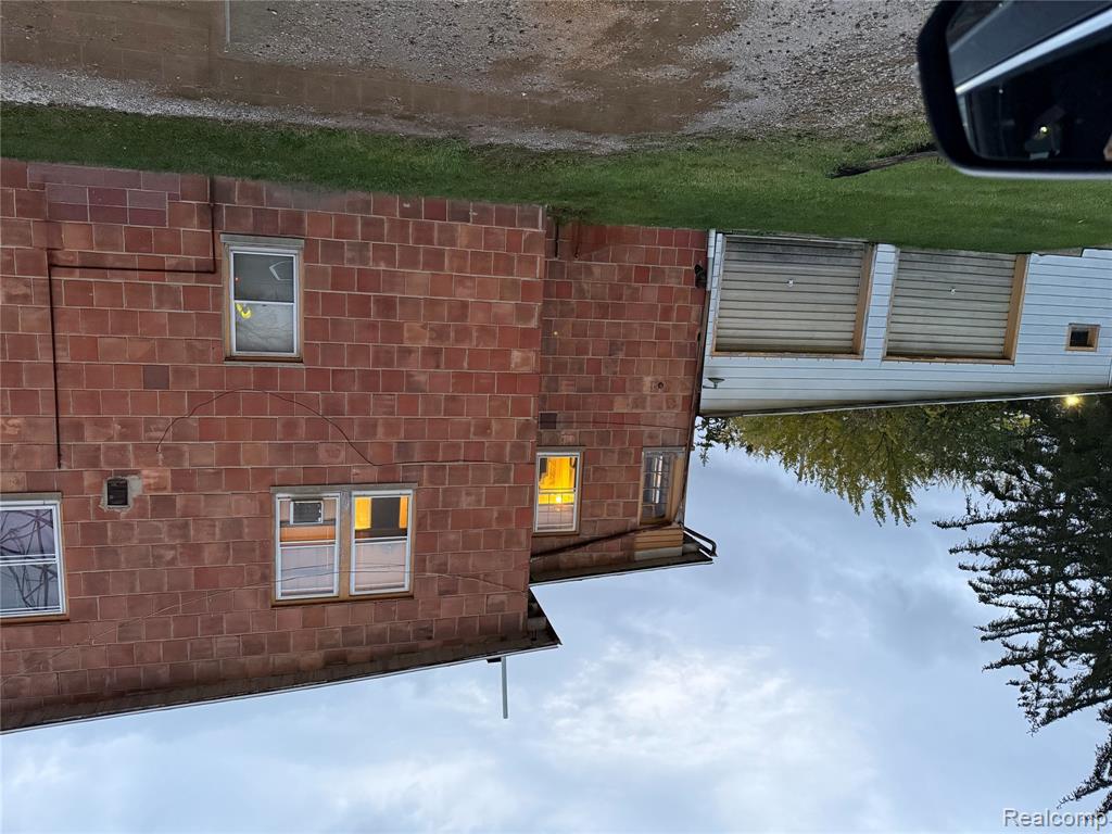2256 E Main Street Property Photo 2