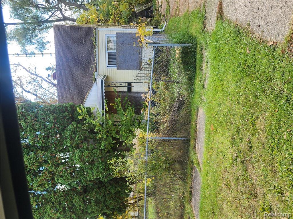525 W Pulaski Avenue
