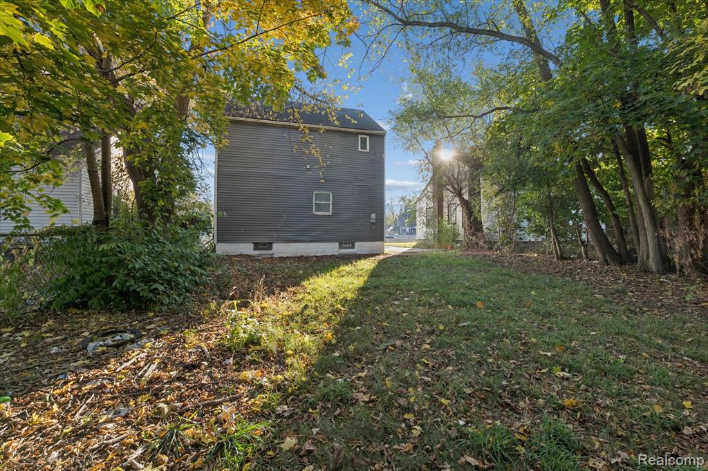 20107 Southfield Road Property Photo 6