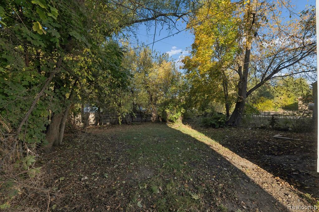20107 Southfield Road Property Photo 7