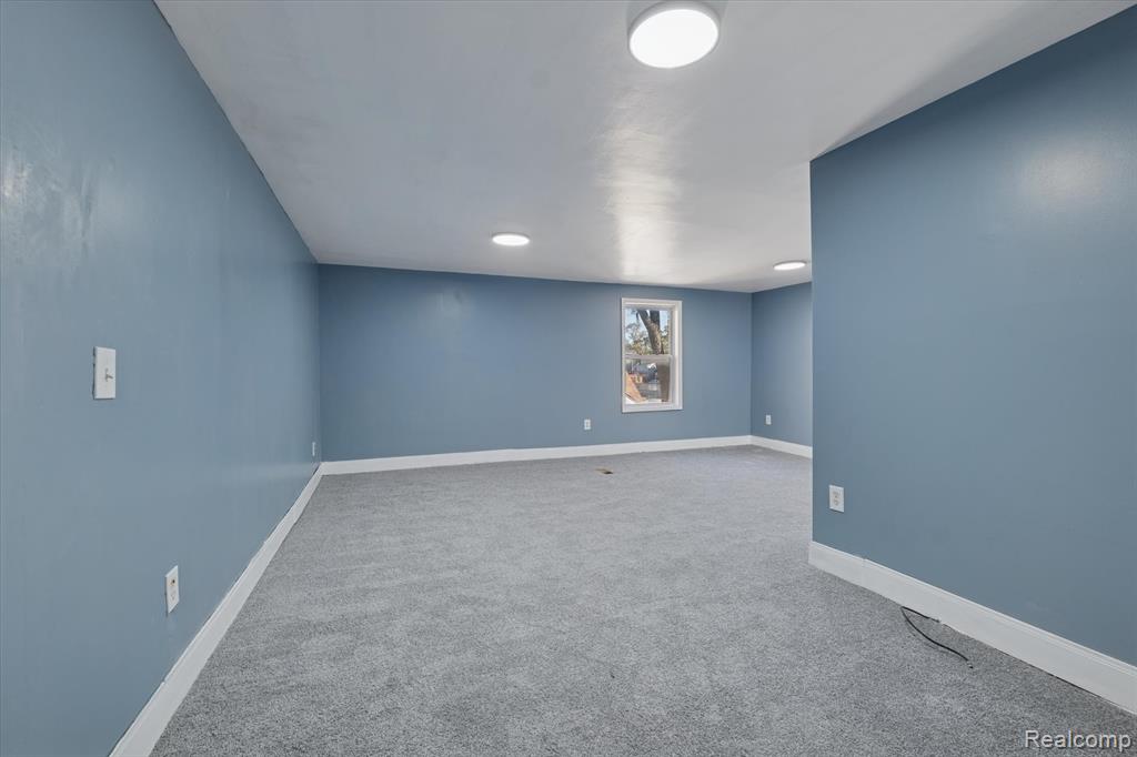 20107 Southfield Road Property Photo 33