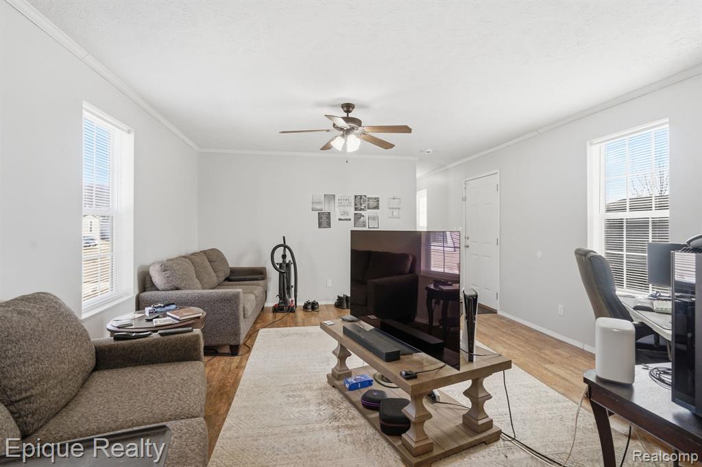 16031 Beech Daly Road Property Photo 6