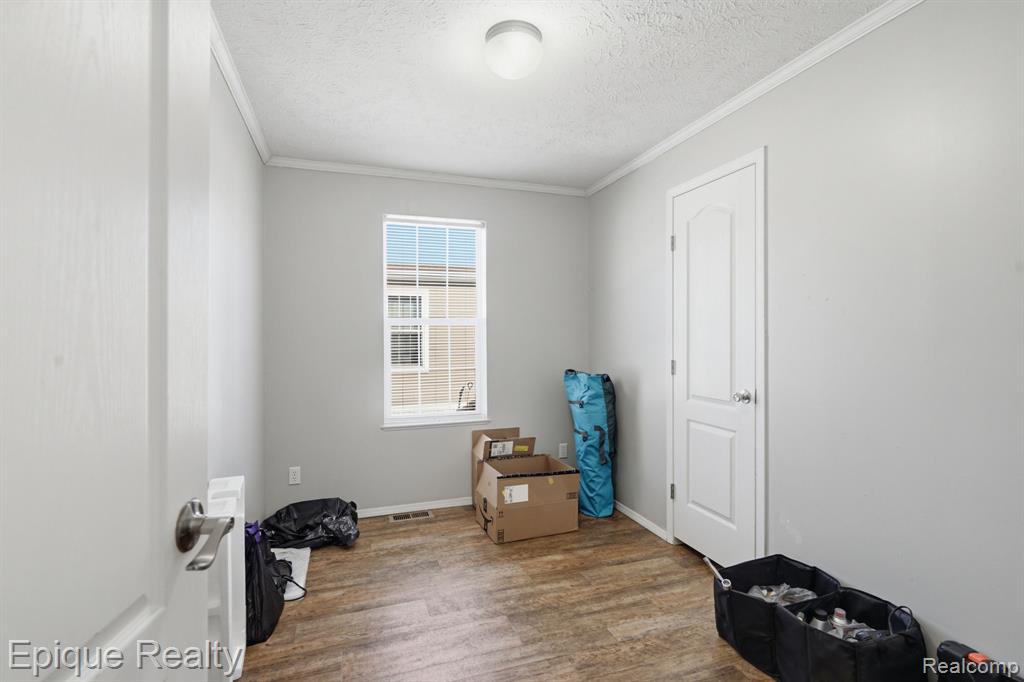 16031 Beech Daly Road Property Photo 16