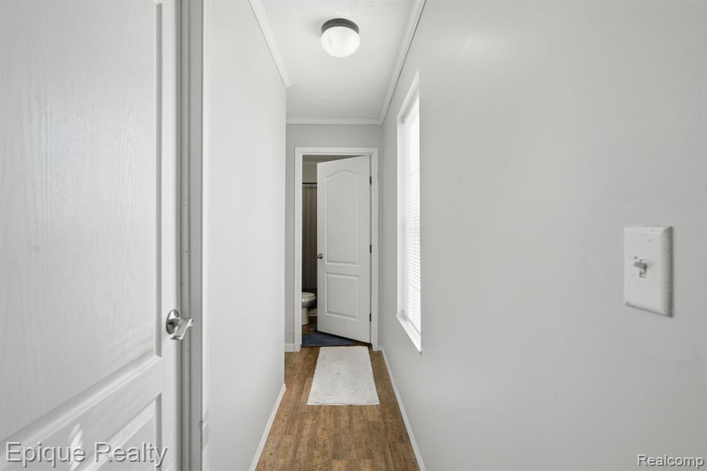 16031 Beech Daly Road Property Photo 19
