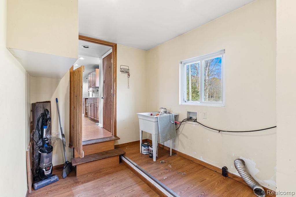 4576 W Baker Road Property Photo 15
