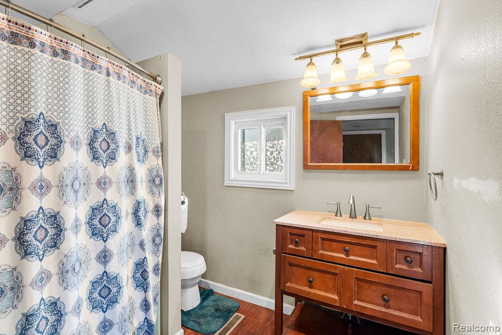 4576 W Baker Road Property Photo 16