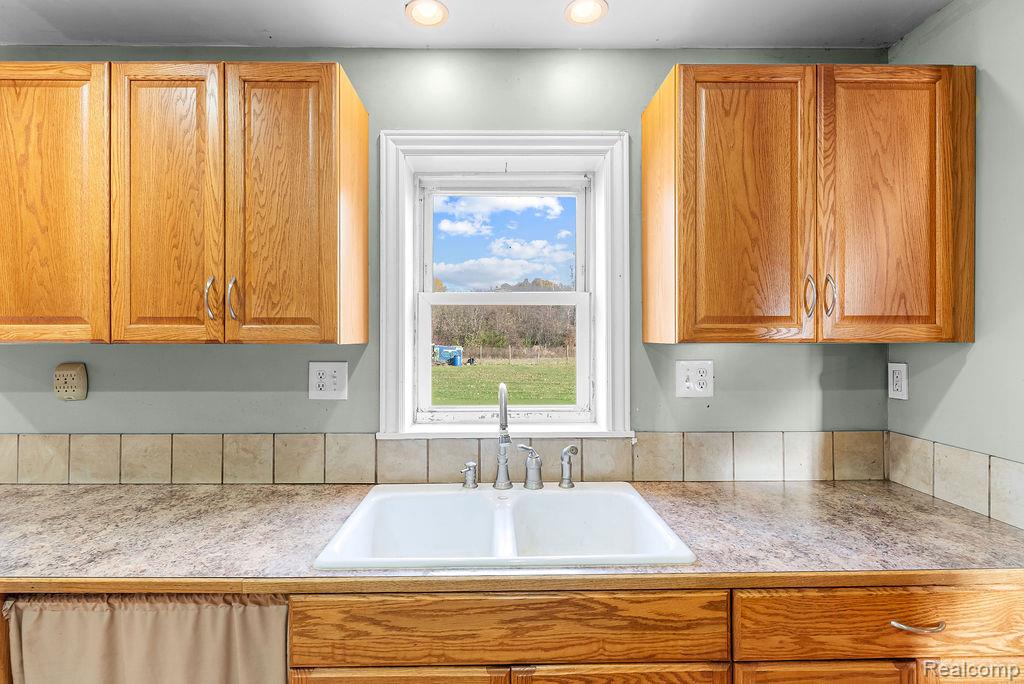 4576 W Baker Road Property Photo 18