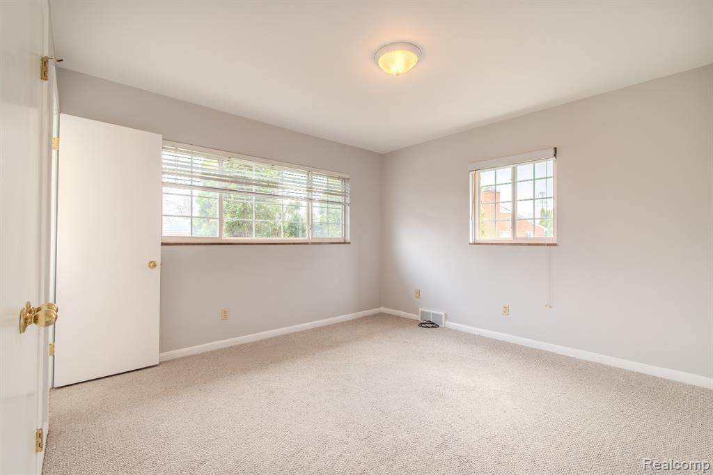487 N Eton Street Property Photo 10