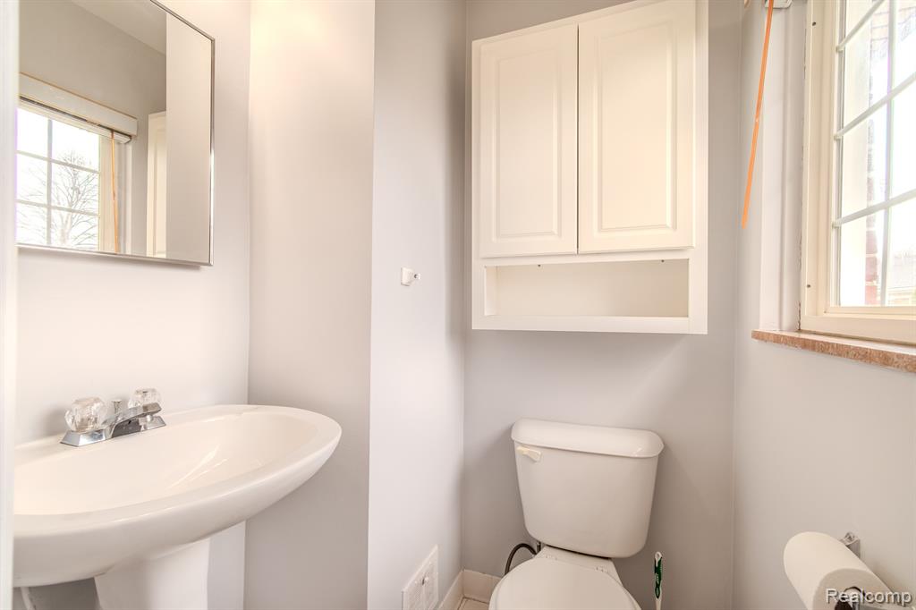 487 N Eton Street Property Photo 11